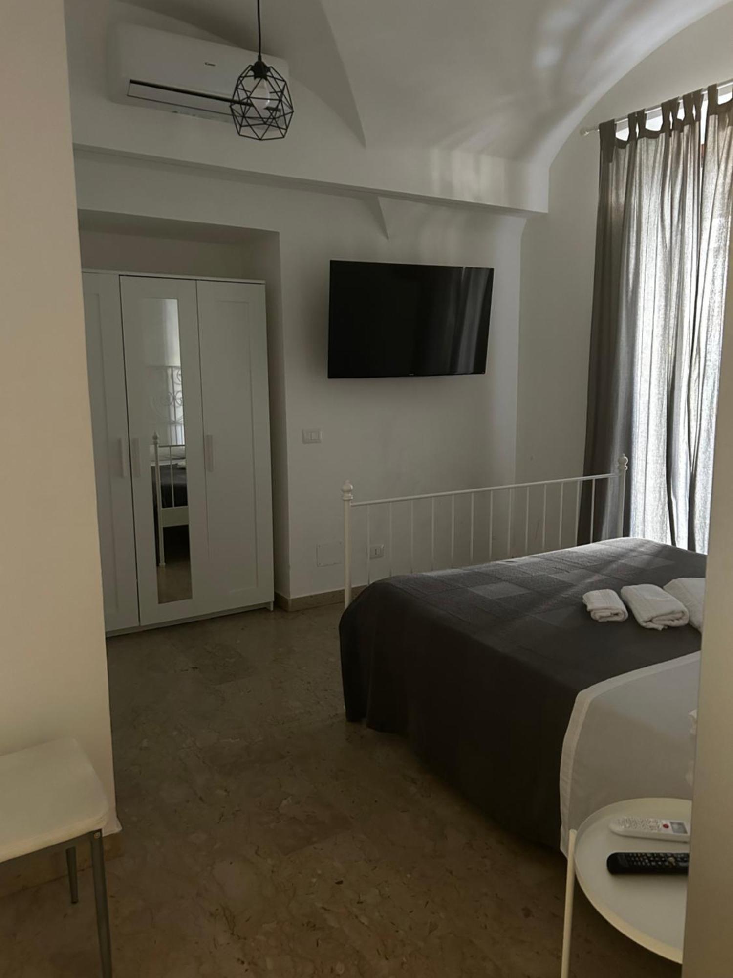 Apartment G House 100